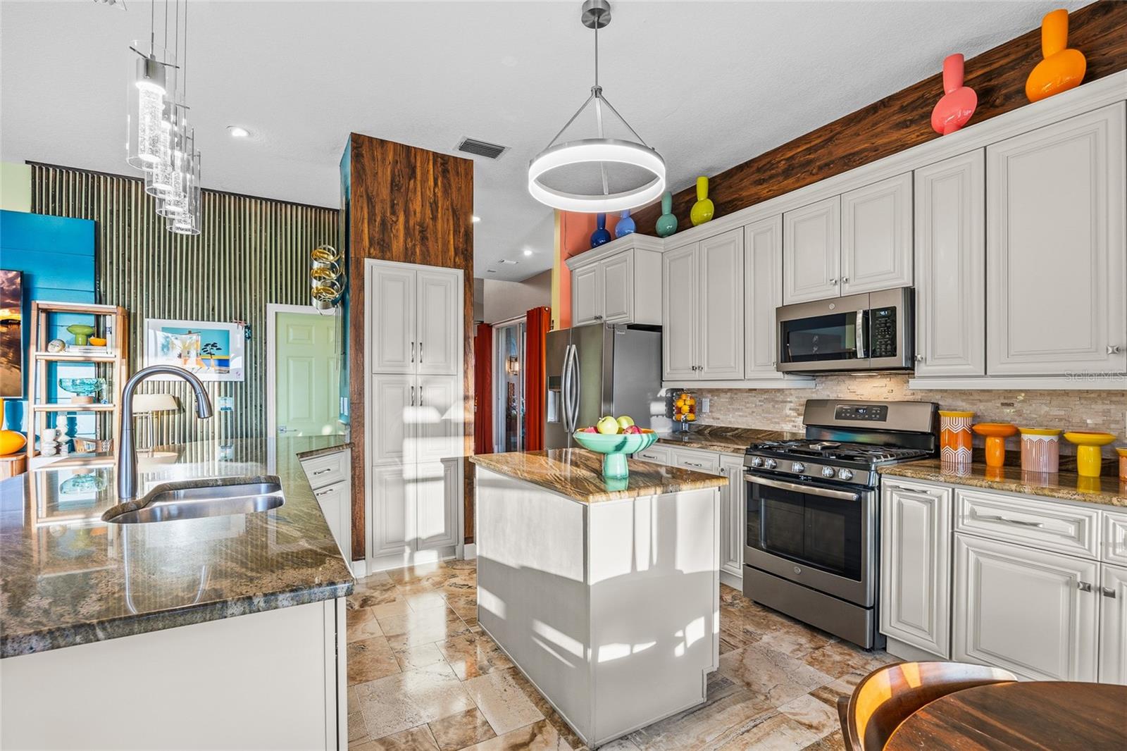 Image 14 of 54 For 5801 Cay Cove Court