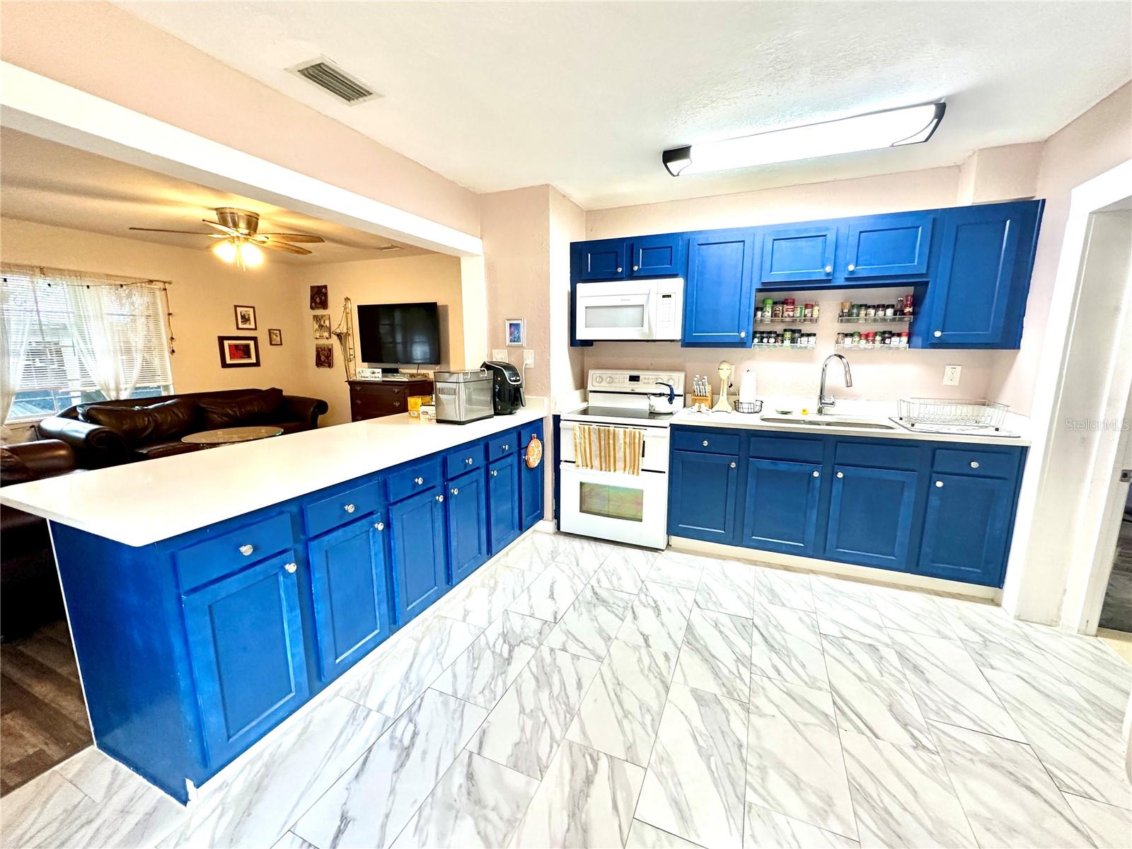 Image 11 of 26 For 762 Paris Avenue S