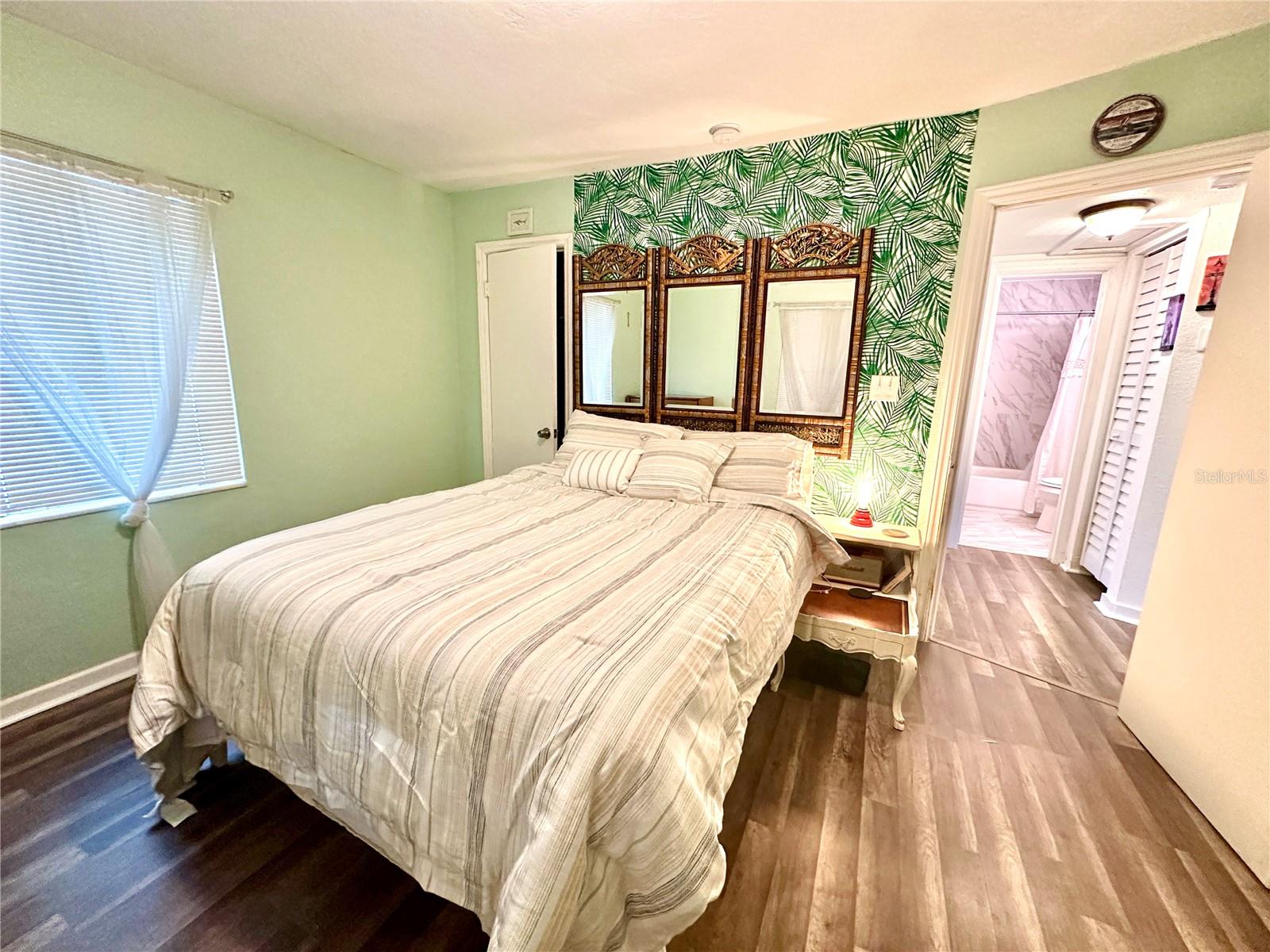 Image 13 of 26 For 762 Paris Avenue S