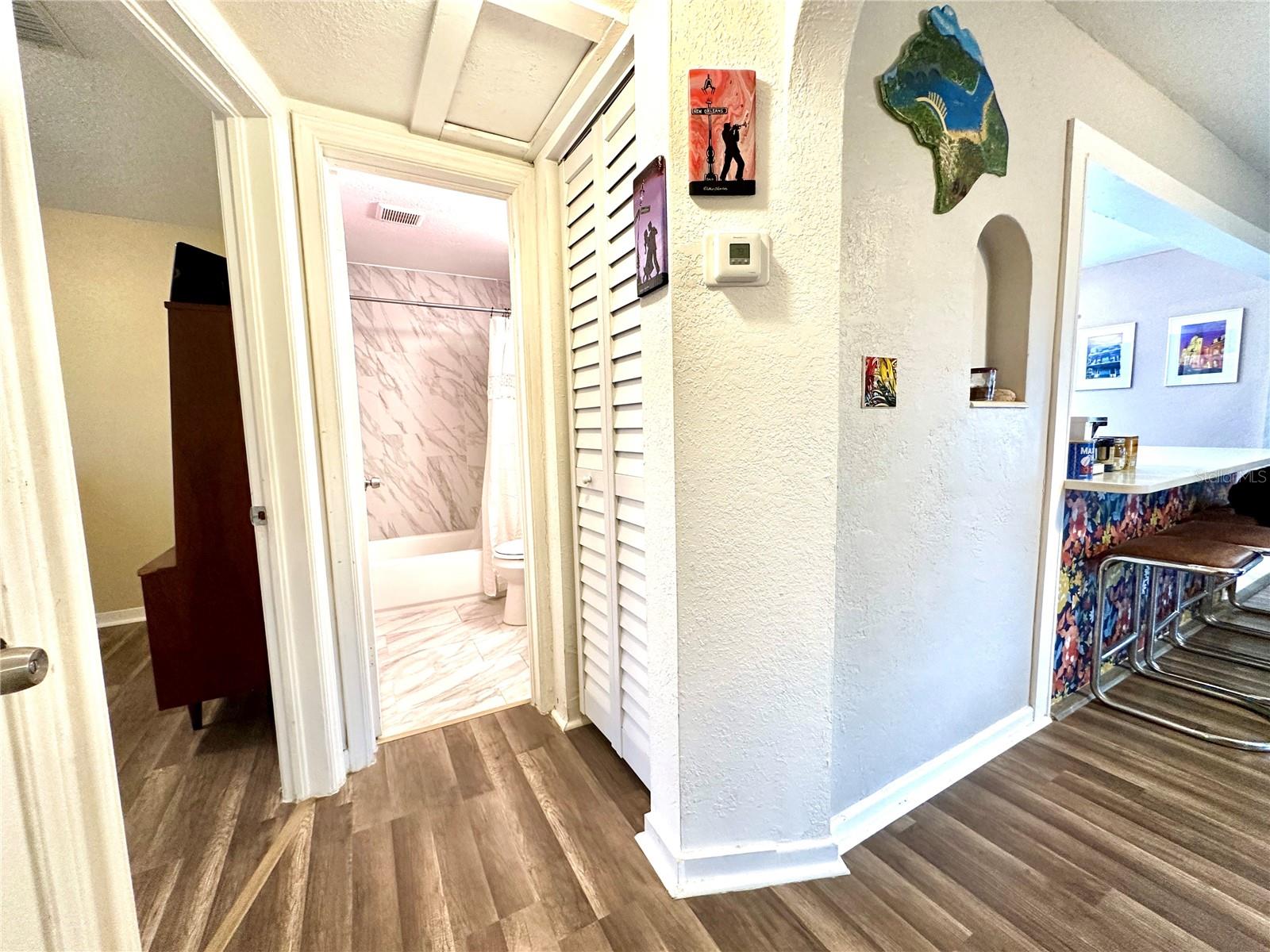 Image 15 of 26 For 762 Paris Avenue S