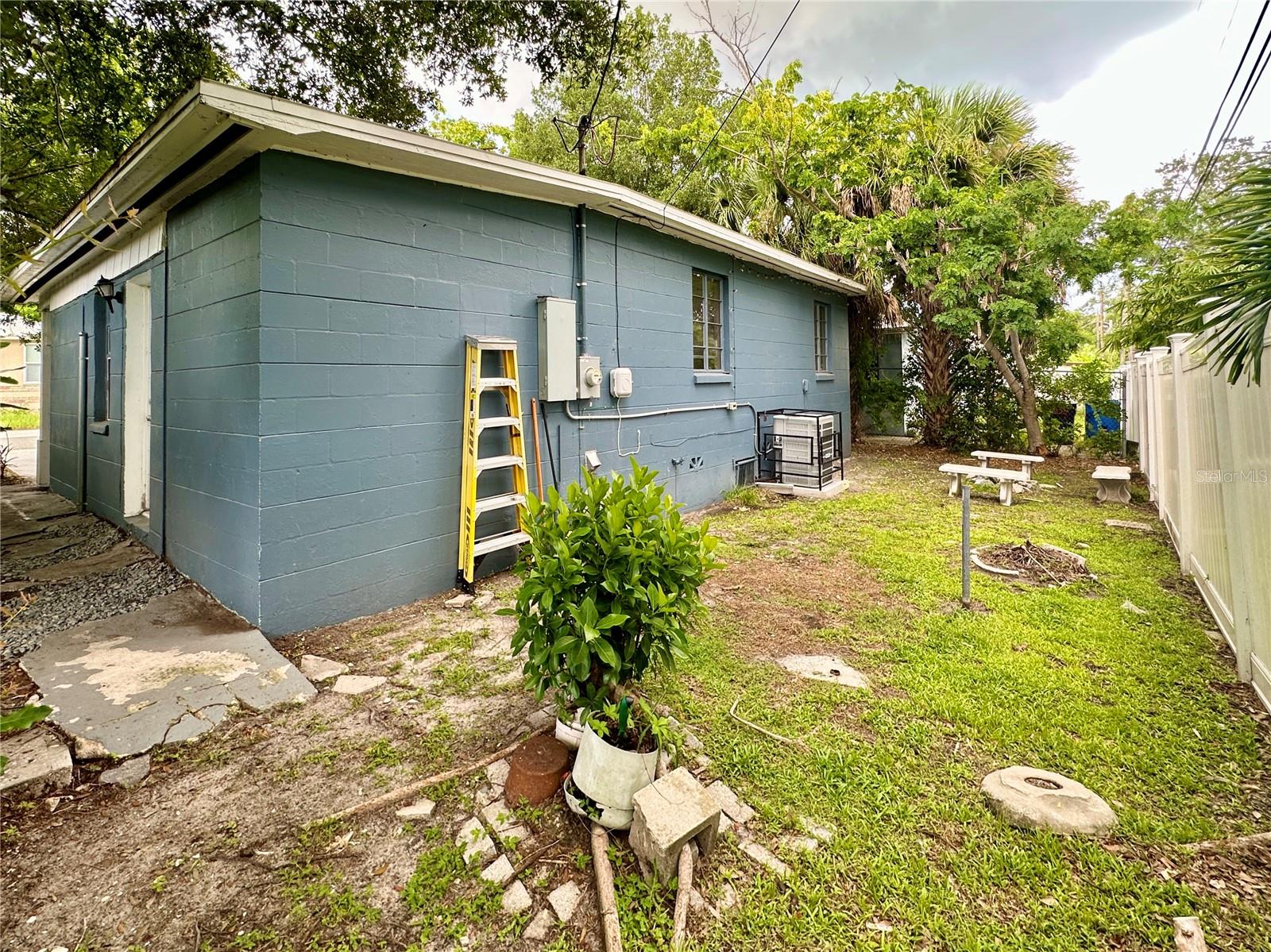 Image 21 of 26 For 762 Paris Avenue S