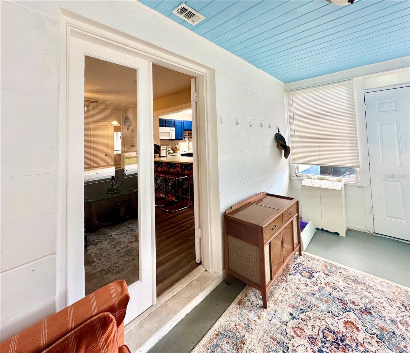 Image 5 of 26 For 762 Paris Avenue S