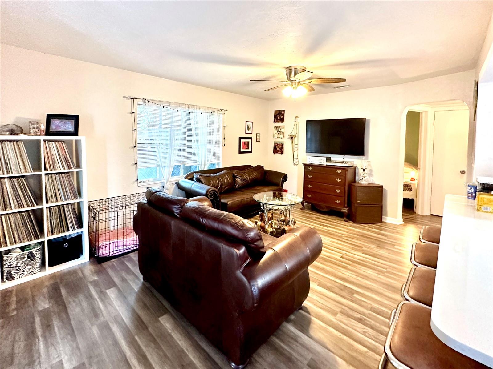 Image 8 of 26 For 762 Paris Avenue S