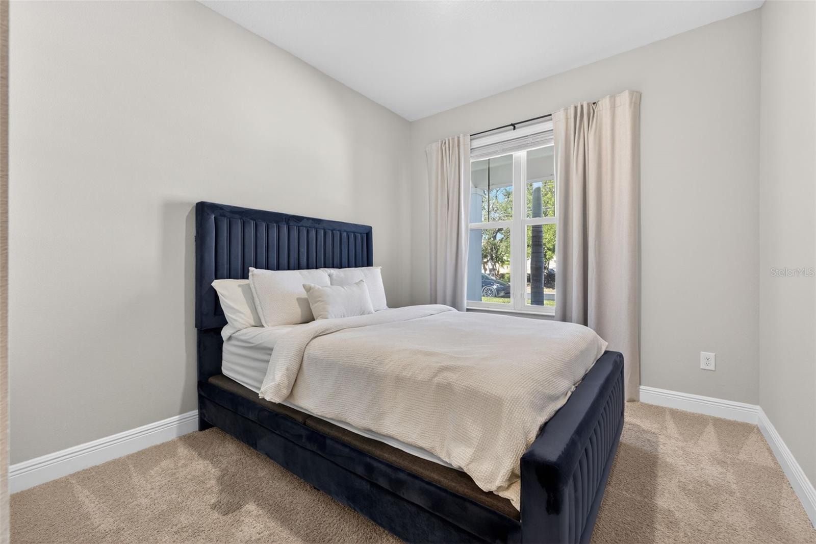 Image 10 of 53 For 810 32nd Avenue N