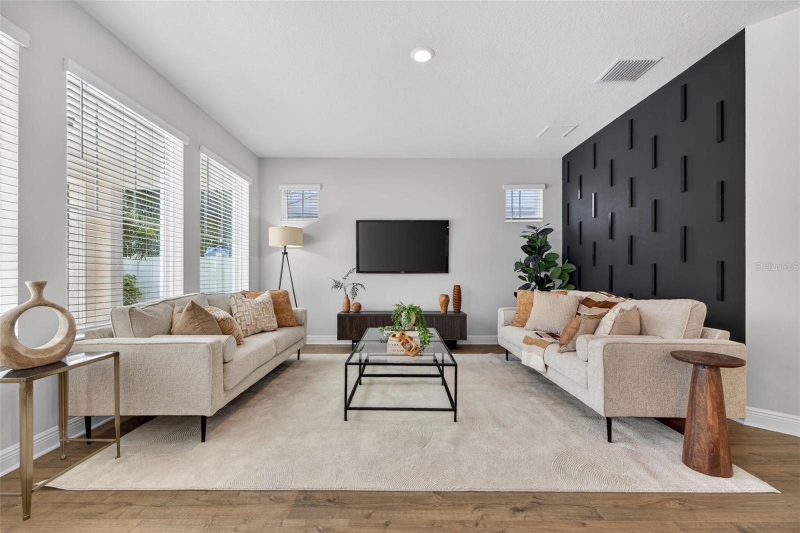 Image 13 of 53 For 810 32nd Avenue N