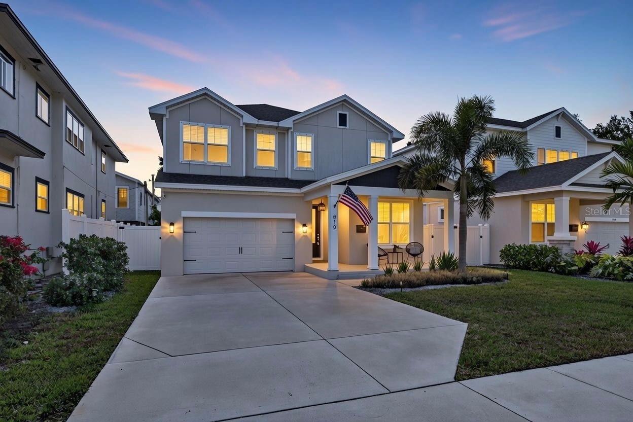 Image 3 of 53 For 810 32nd Avenue N