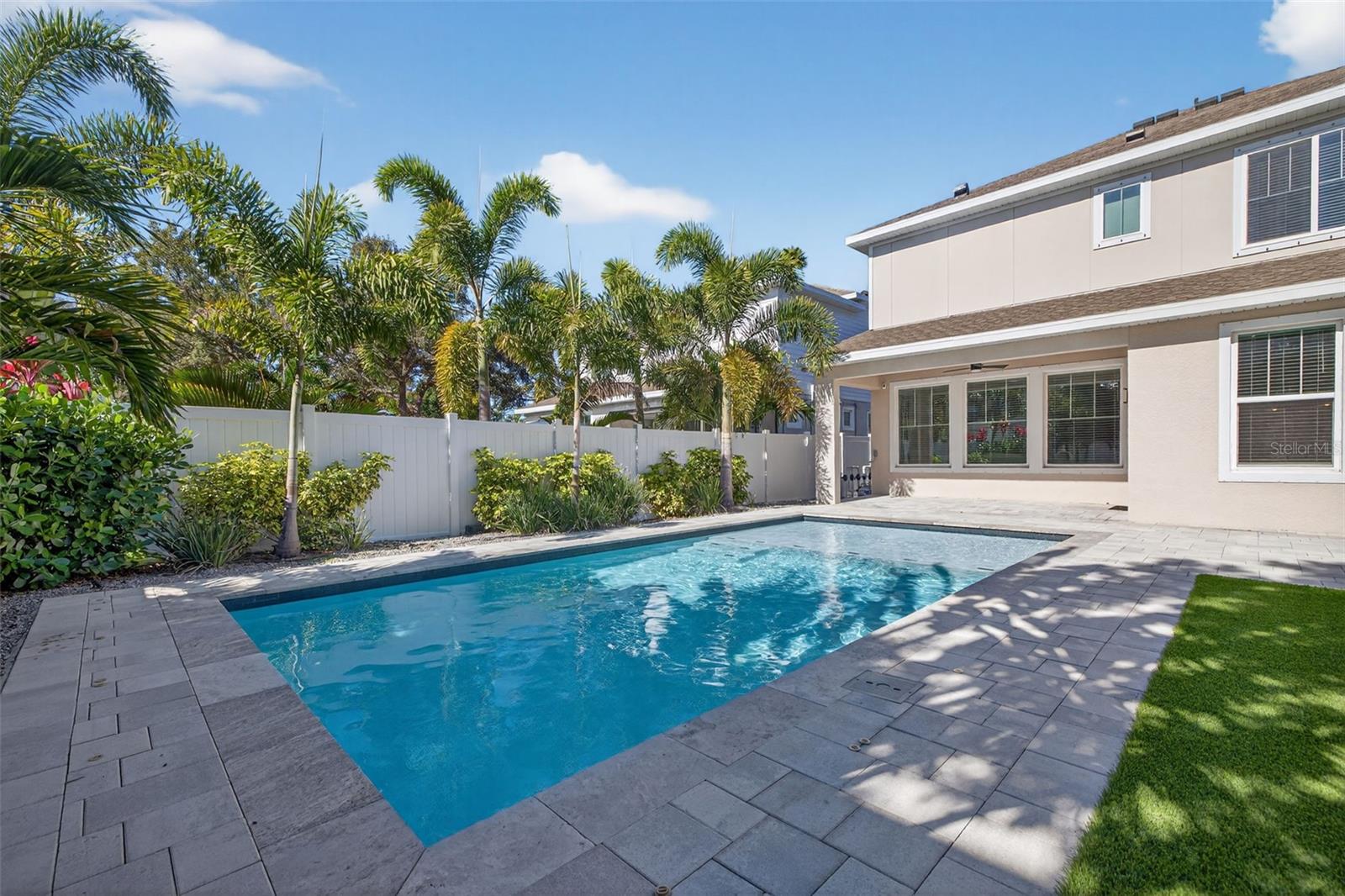 Image 52 of 53 For 810 32nd Avenue N