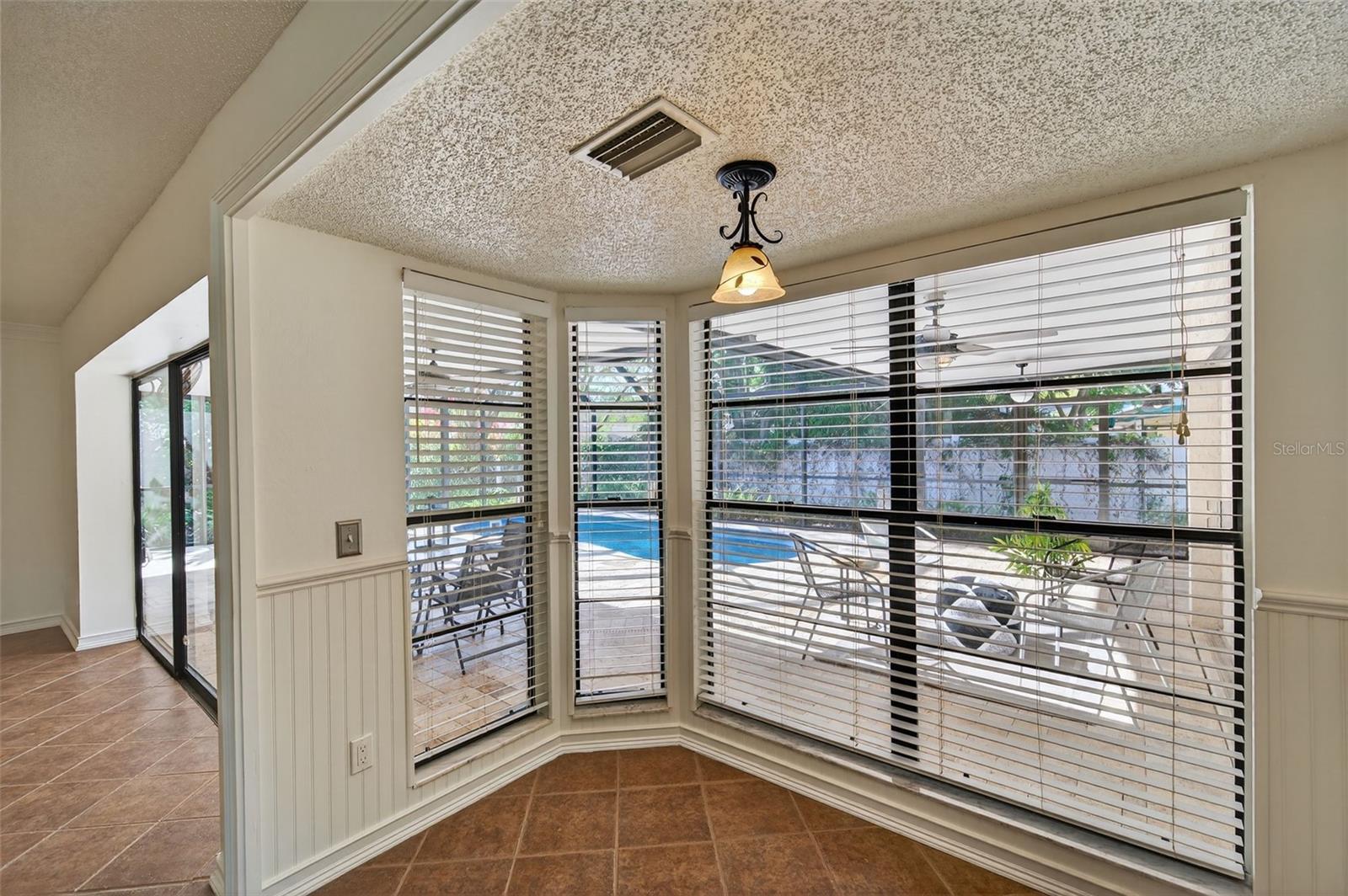 Image 24 of 49 For 1609 Shady Leaf Drive