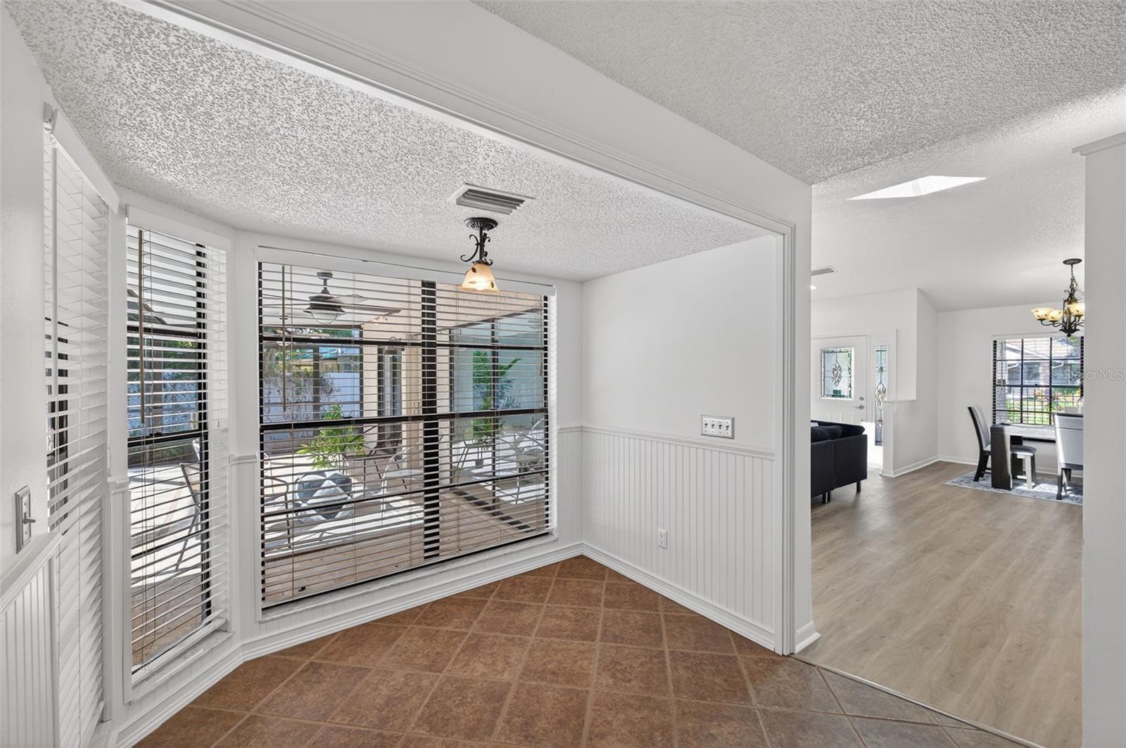 Image 25 of 49 For 1609 Shady Leaf Drive