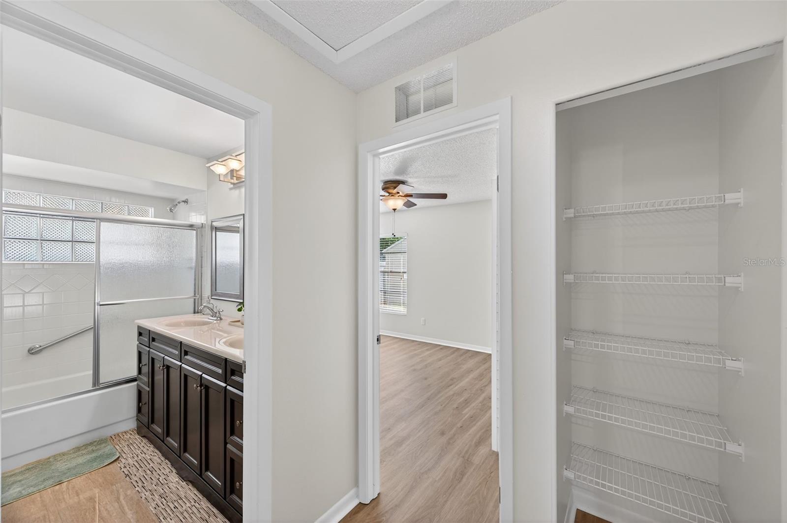 Image 44 of 49 For 1609 Shady Leaf Drive