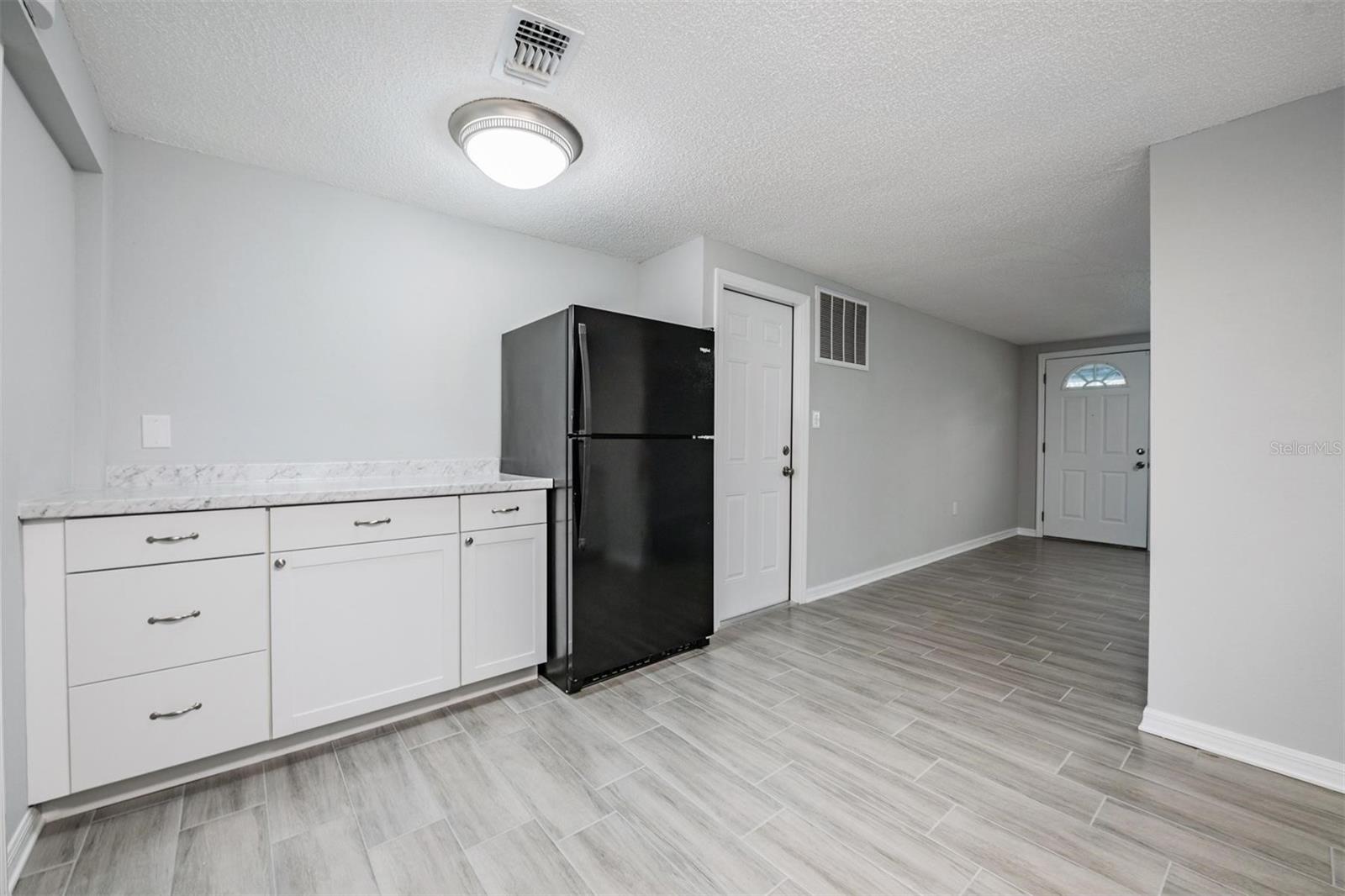 Image 10 of 31 For 7806 Butler Avenue