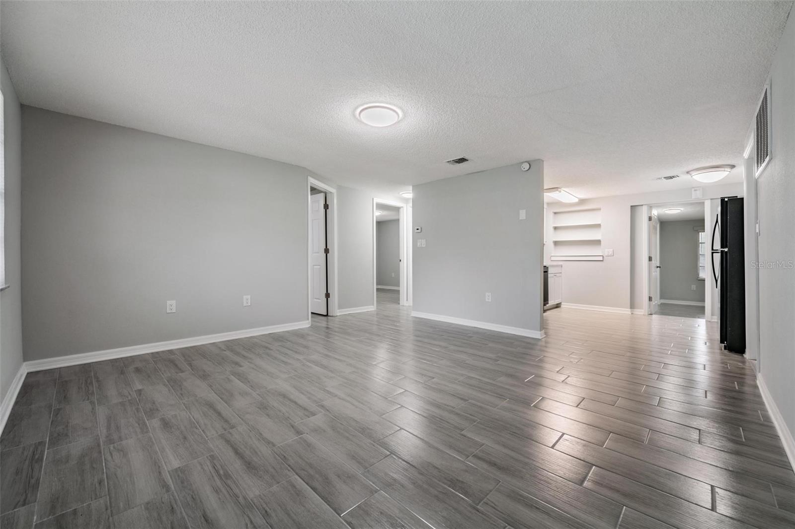 Image 3 of 31 For 7806 Butler Avenue