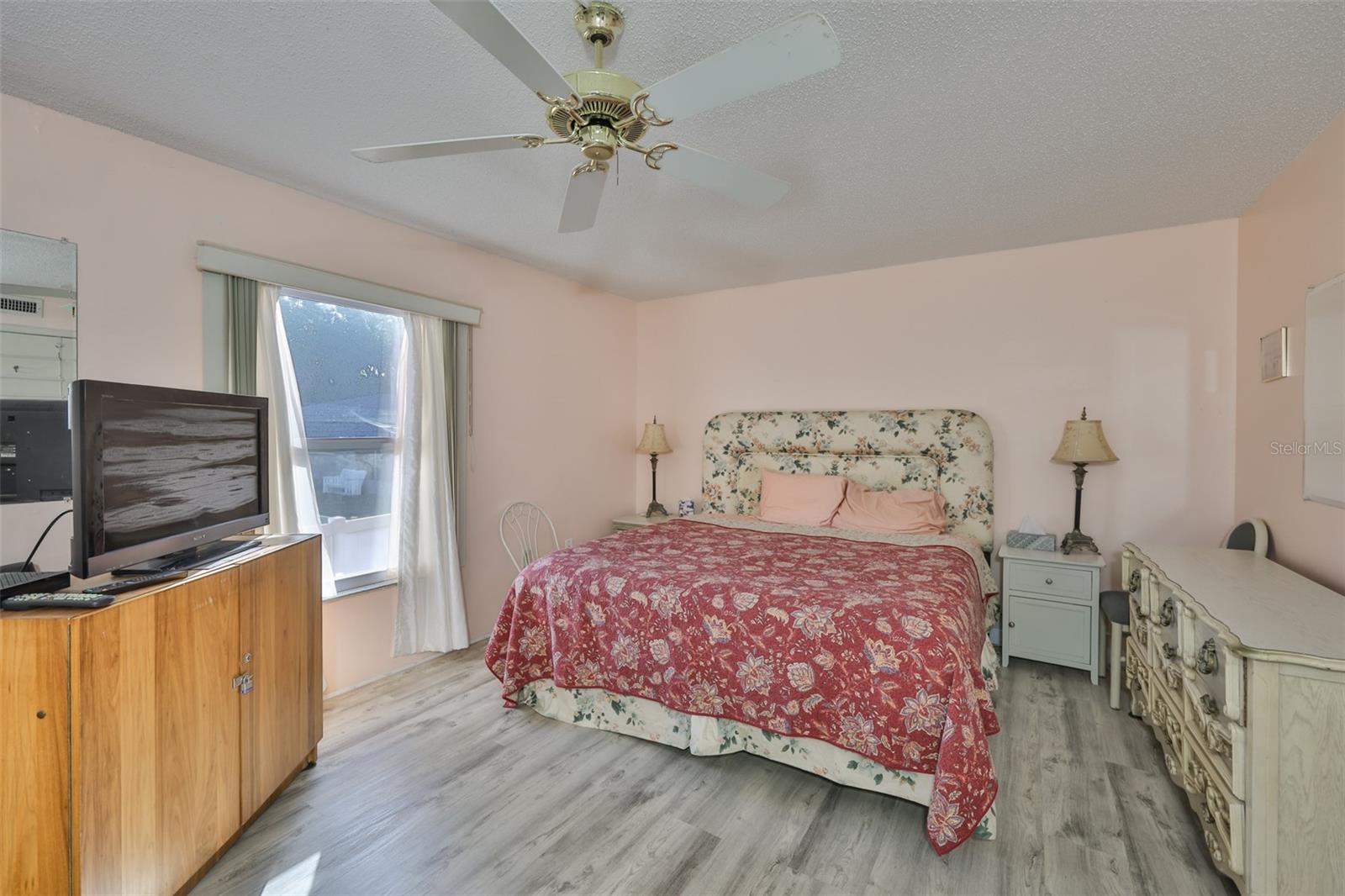 Image 12 of 27 For 12760 Indian Rocks Road 413