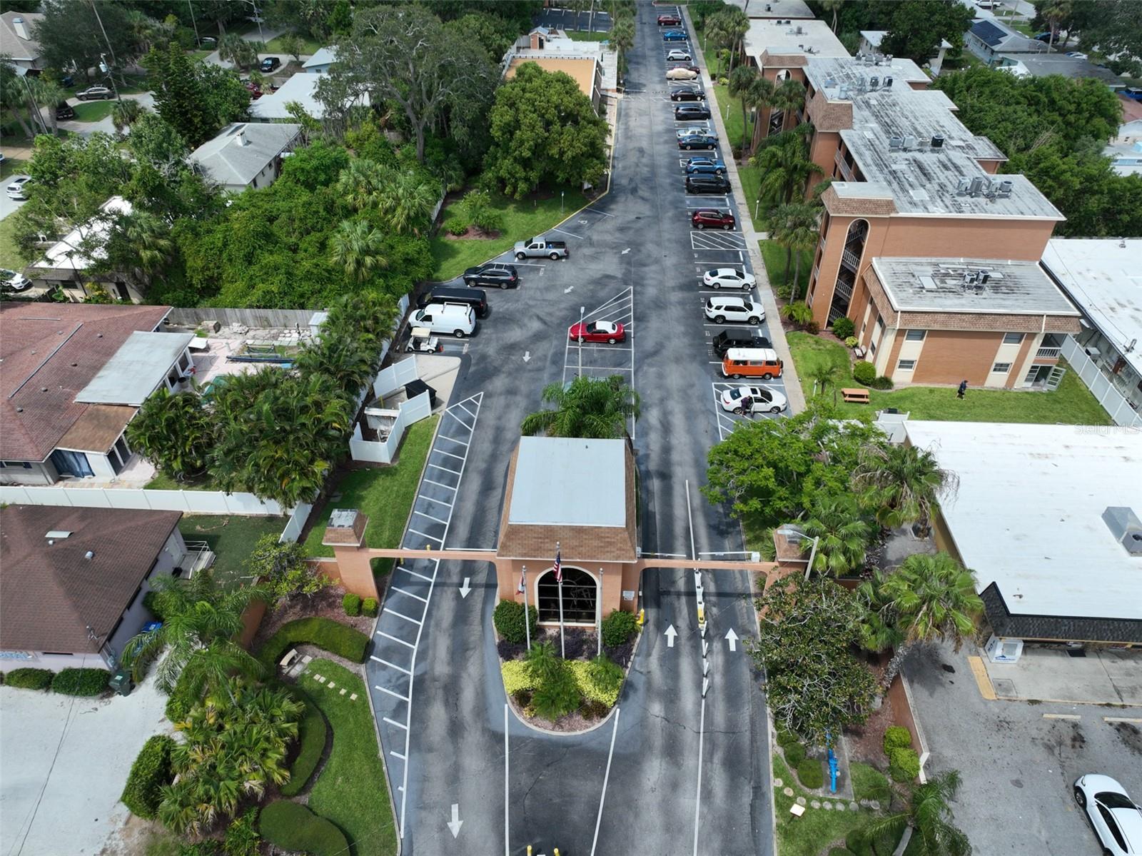 Image 26 of 27 For 12760 Indian Rocks Road 413