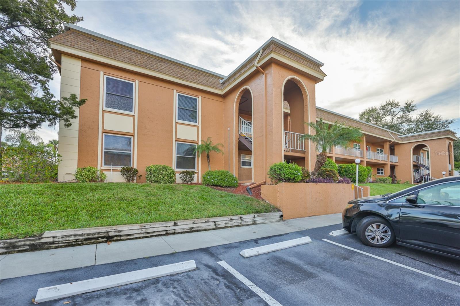 Image 3 of 27 For 12760 Indian Rocks Road 413