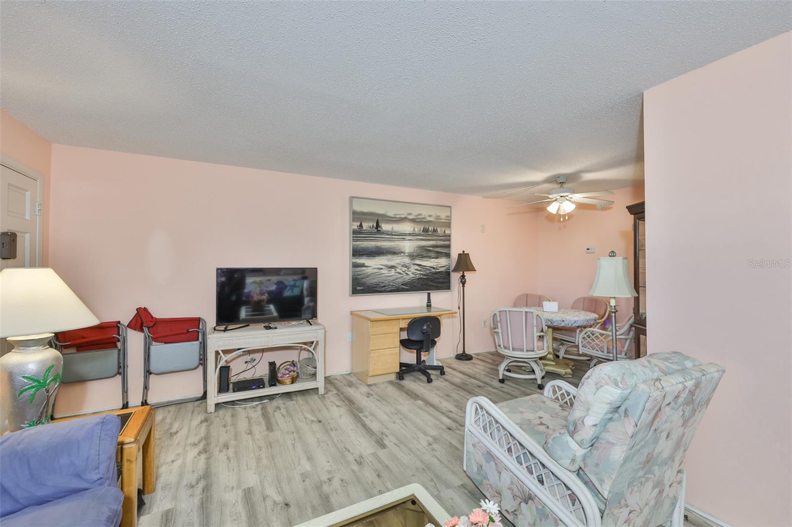 Image 7 of 27 For 12760 Indian Rocks Road 413