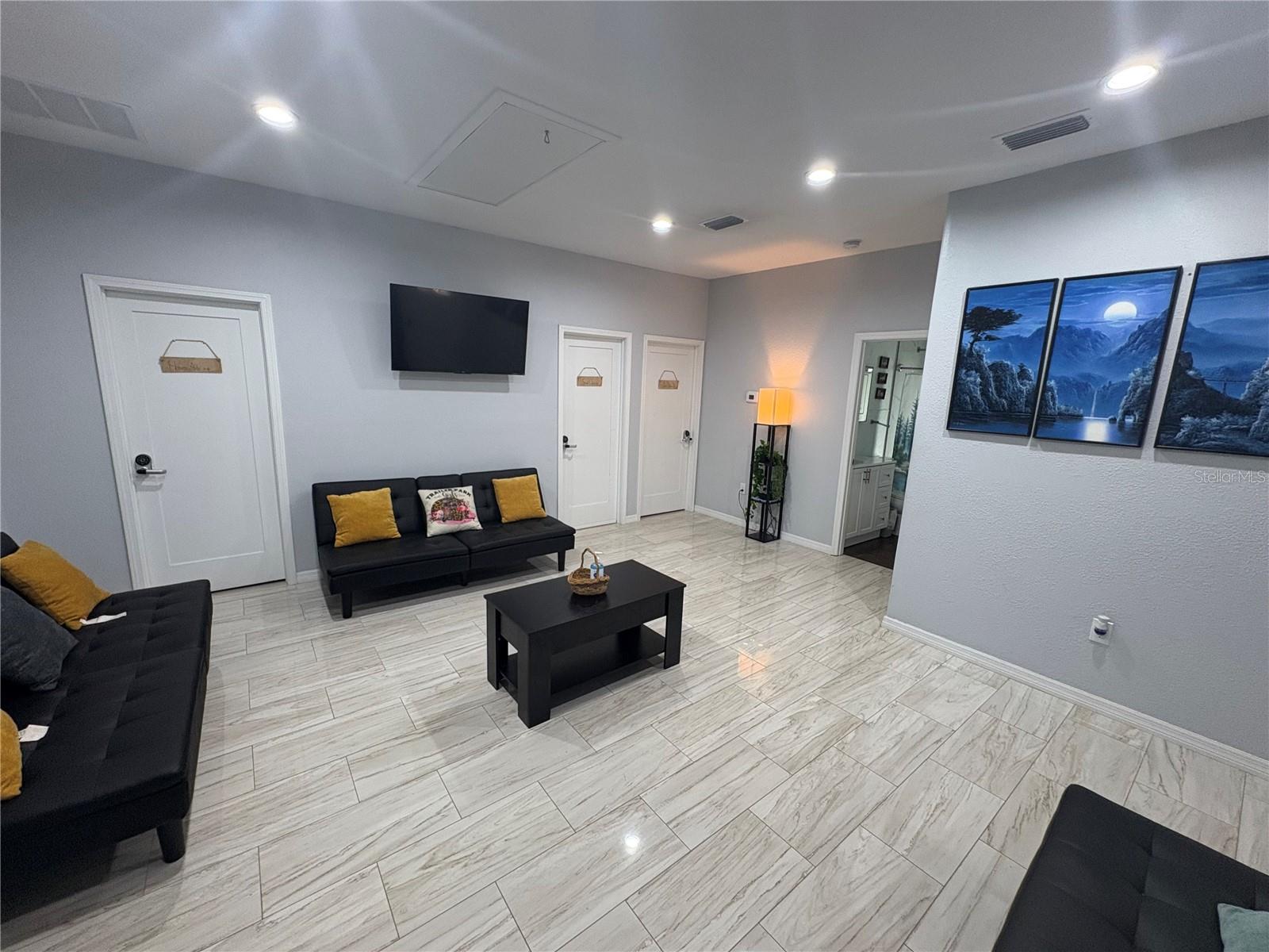 Image 6 of 26 For 3715 Valley Tree Drive