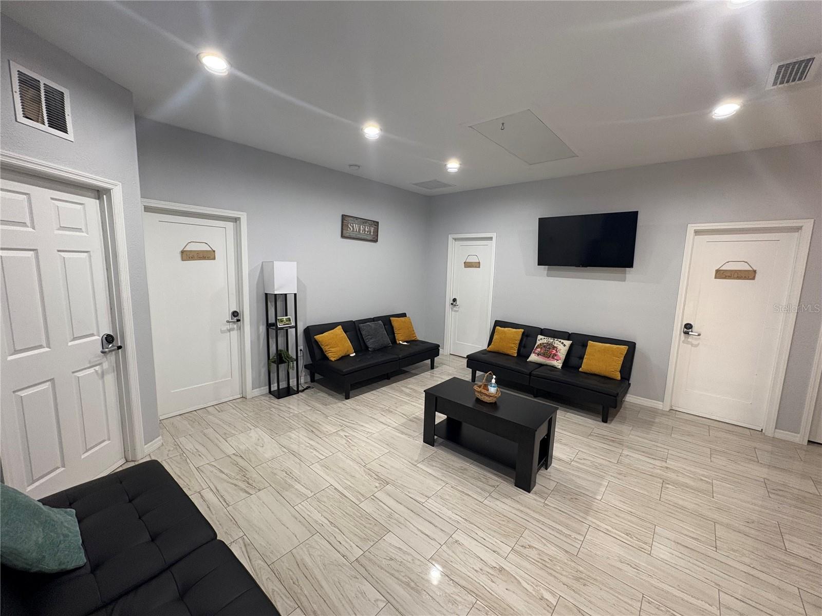 Image 7 of 26 For 3715 Valley Tree Drive