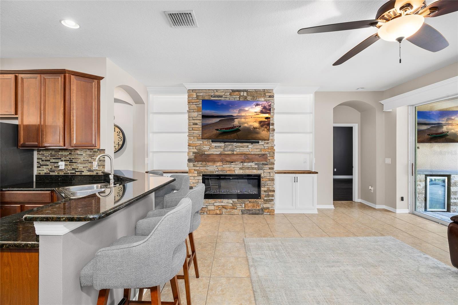 Image 14 of 56 For 17425 New Cross Circle