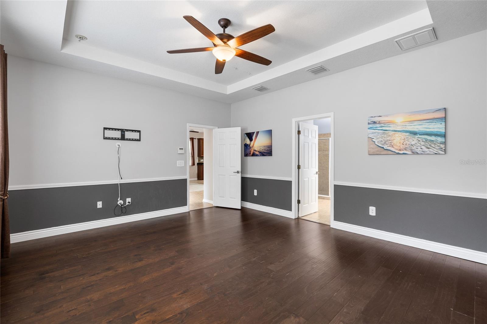 Image 18 of 56 For 17425 New Cross Circle