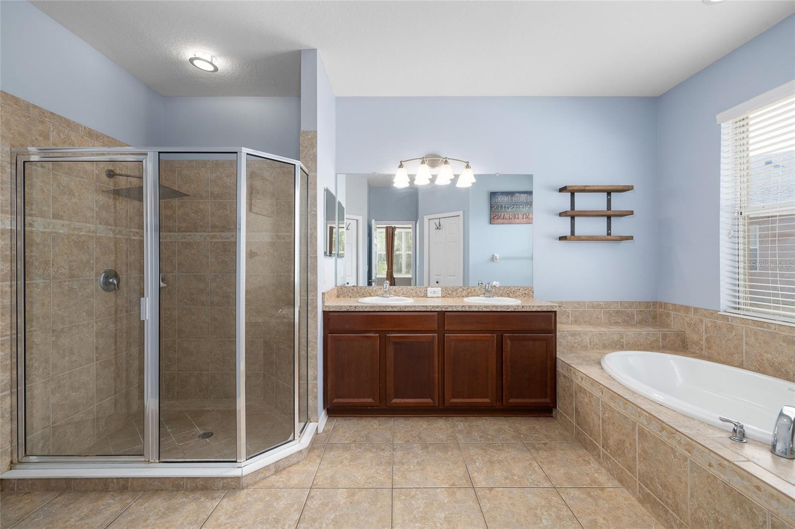 Image 23 of 56 For 17425 New Cross Circle