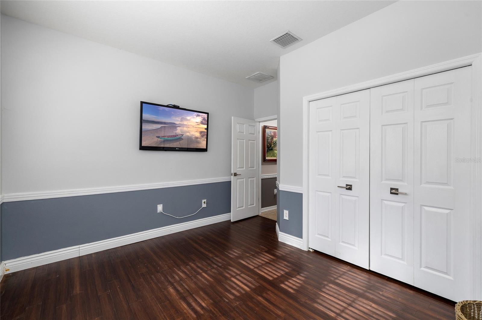 Image 26 of 56 For 17425 New Cross Circle