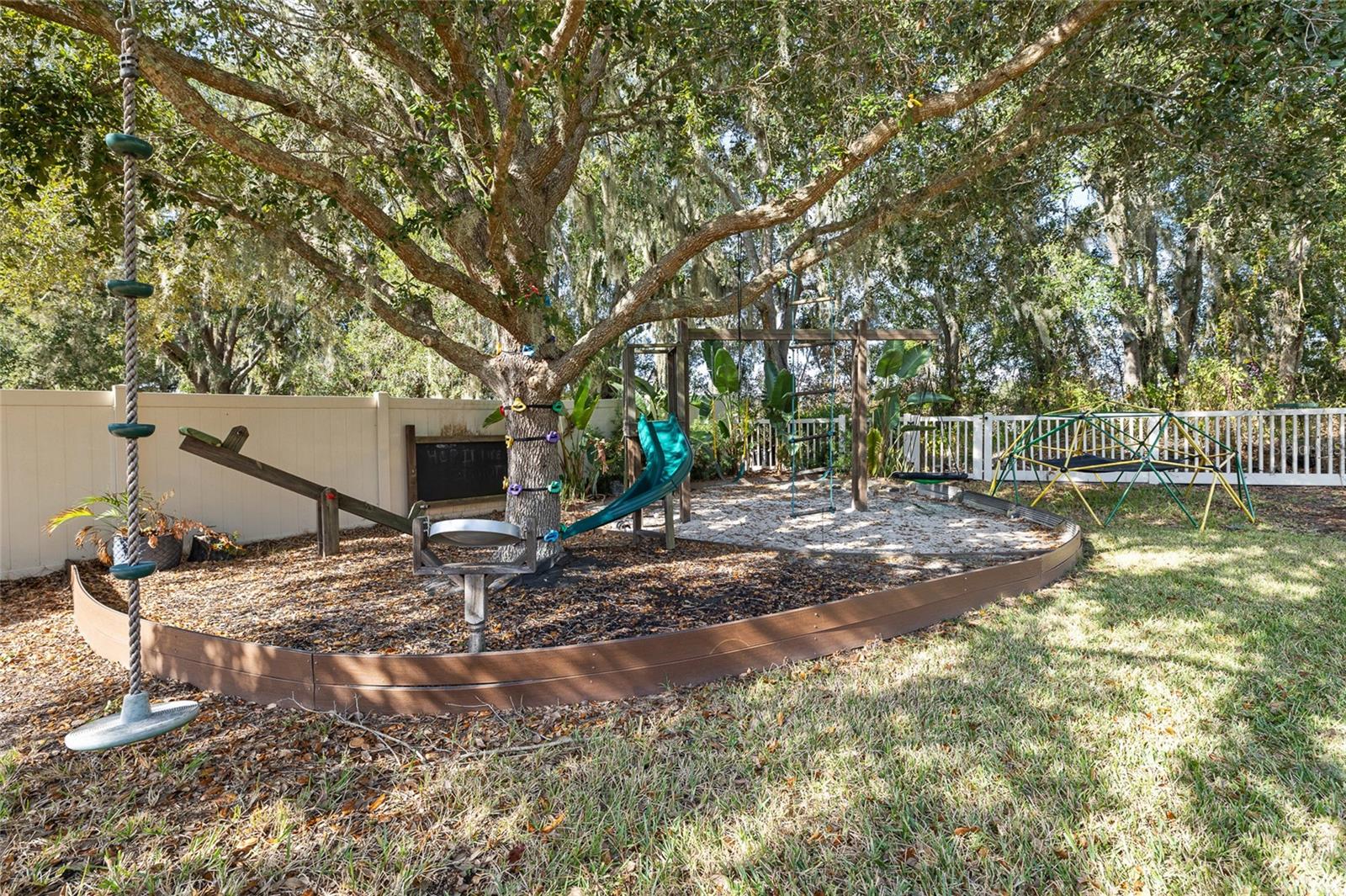 Image 39 of 56 For 17425 New Cross Circle