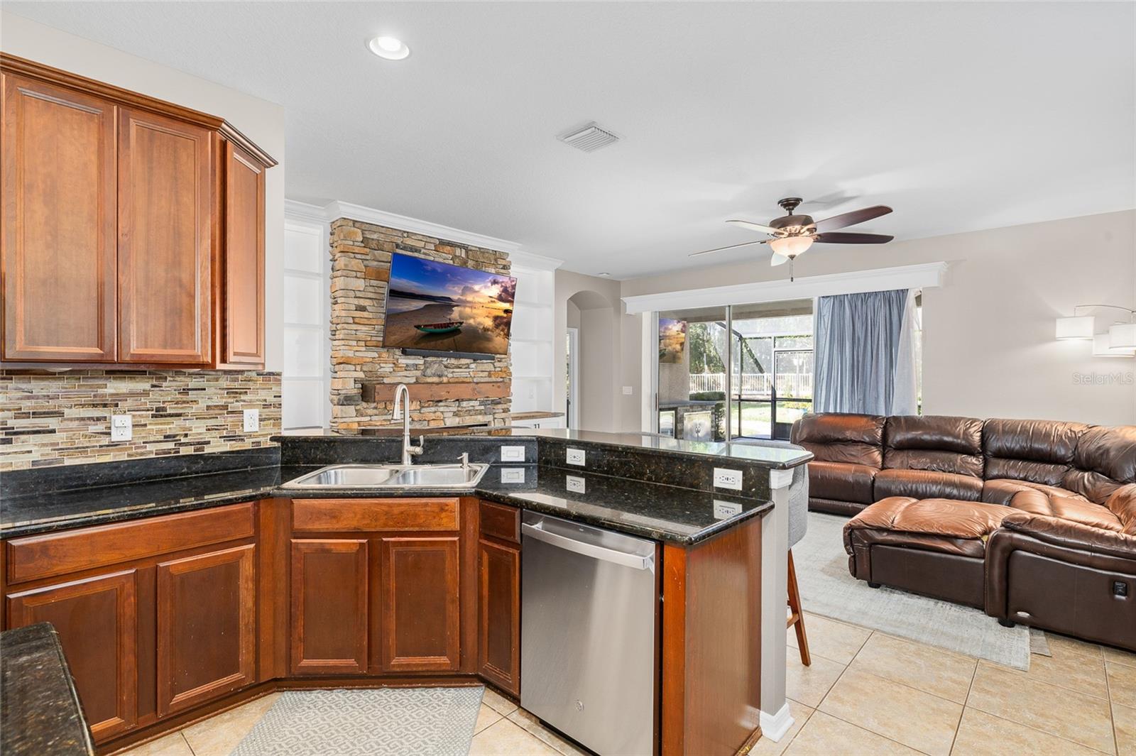 Image 9 of 56 For 17425 New Cross Circle