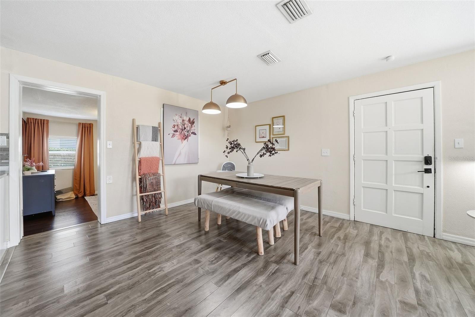 Image 11 of 35 For 4313 Main Street