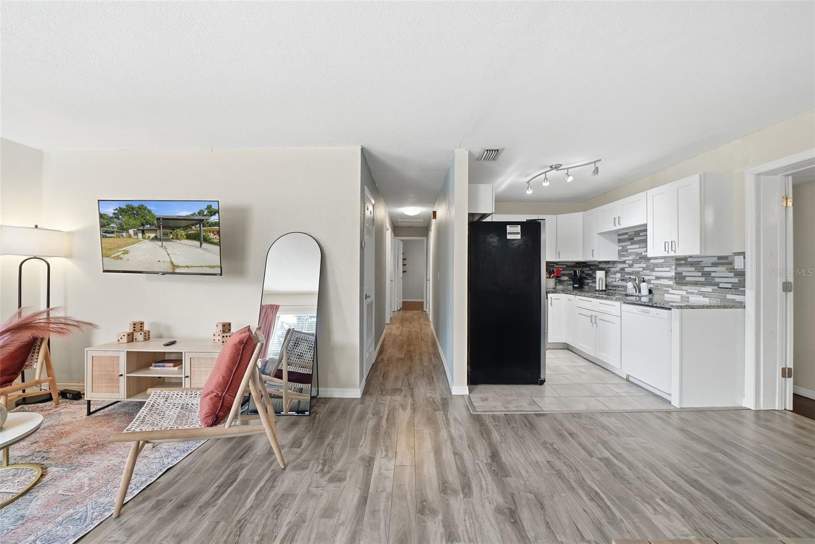 Image 14 of 35 For 4313 Main Street