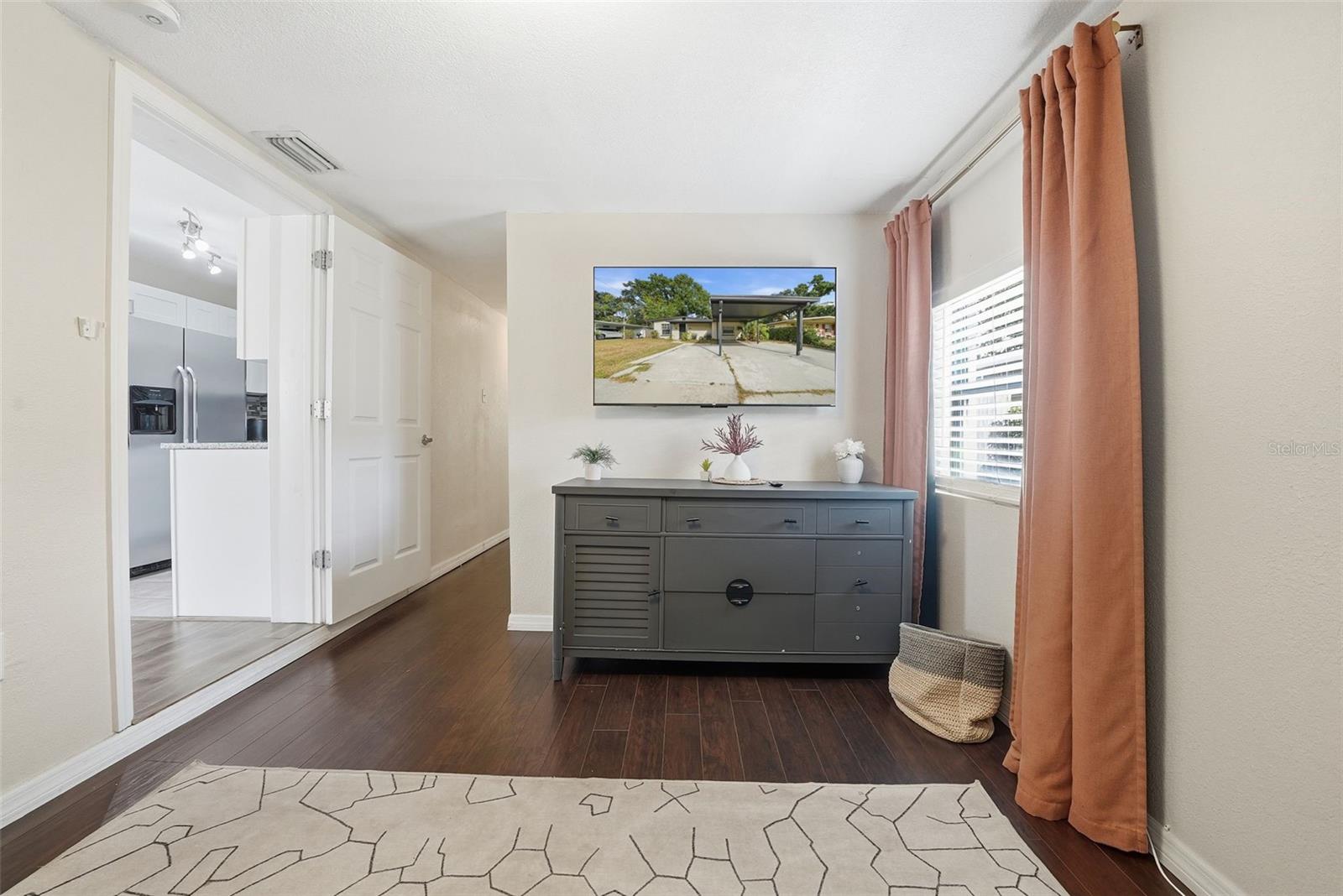 Image 17 of 35 For 4313 Main Street