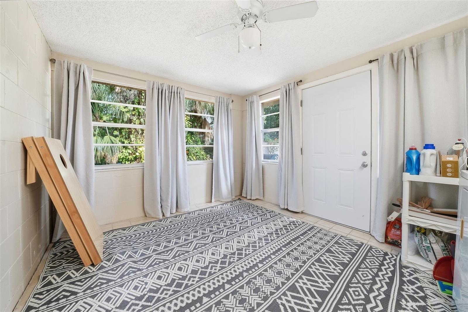 Image 18 of 35 For 4313 Main Street