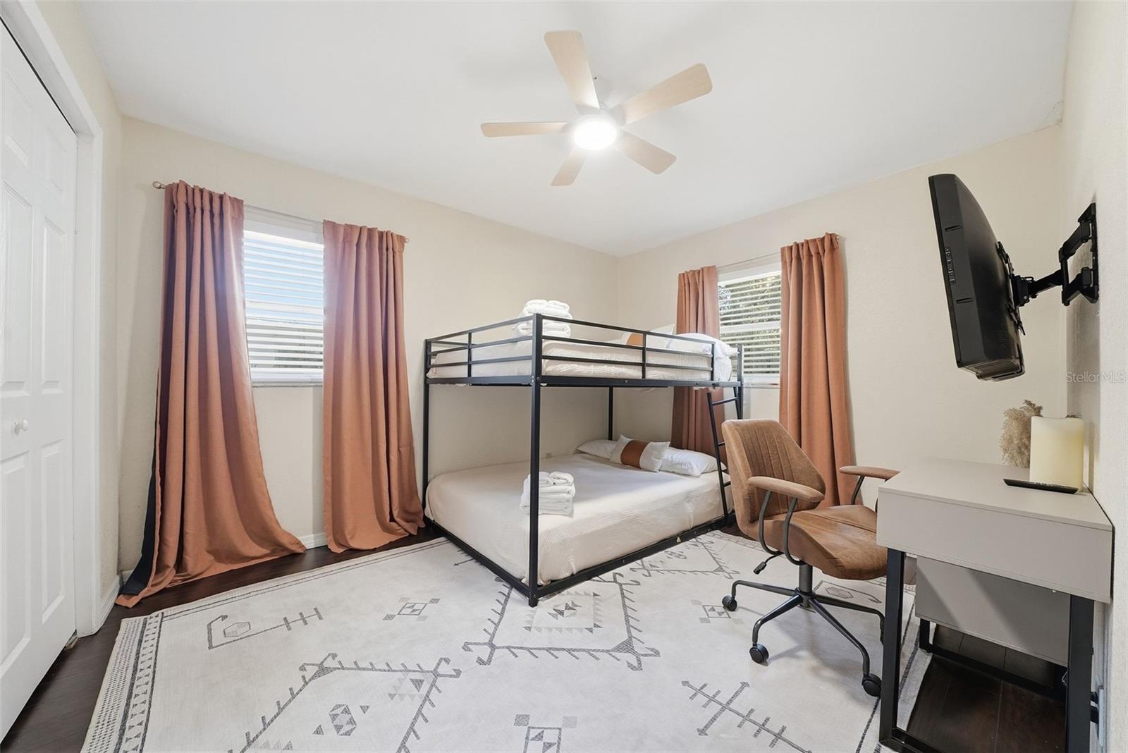 Image 21 of 35 For 4313 Main Street