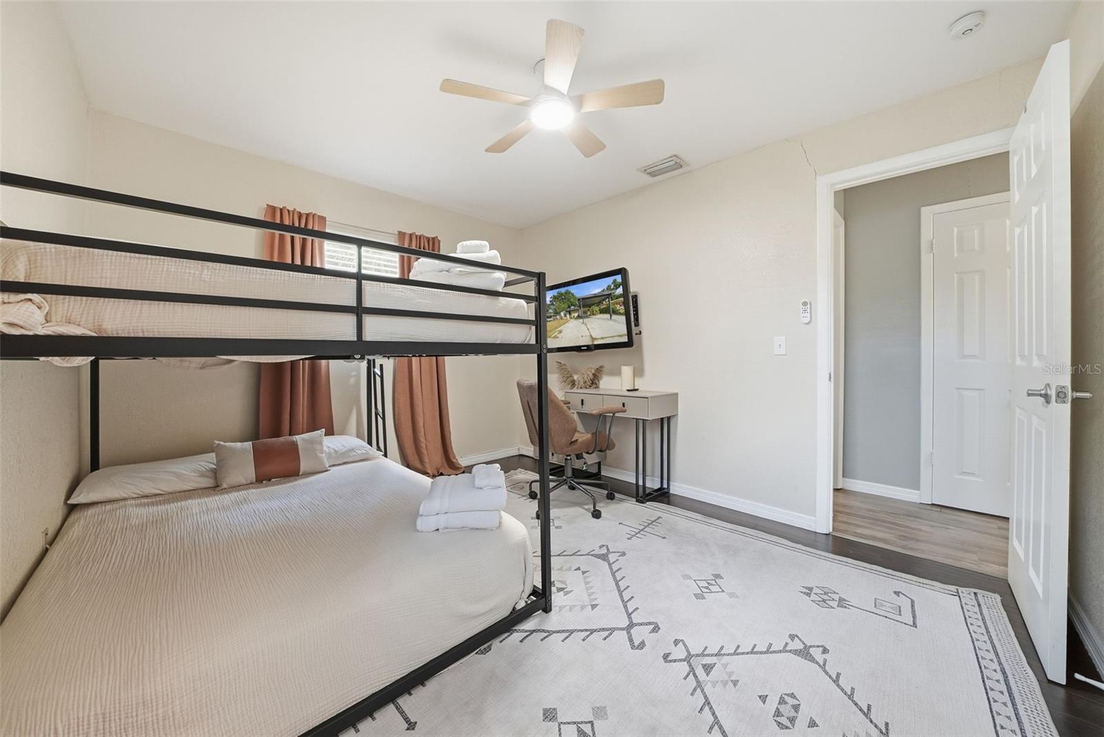 Image 22 of 35 For 4313 Main Street