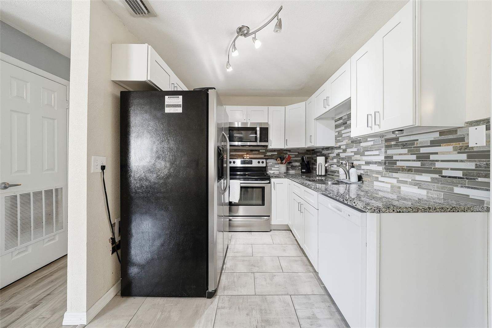 Image 7 of 35 For 4313 Main Street