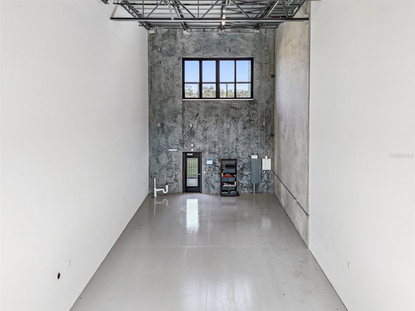 Image 15 of 50 For 6500 Motor Enclave Way 503