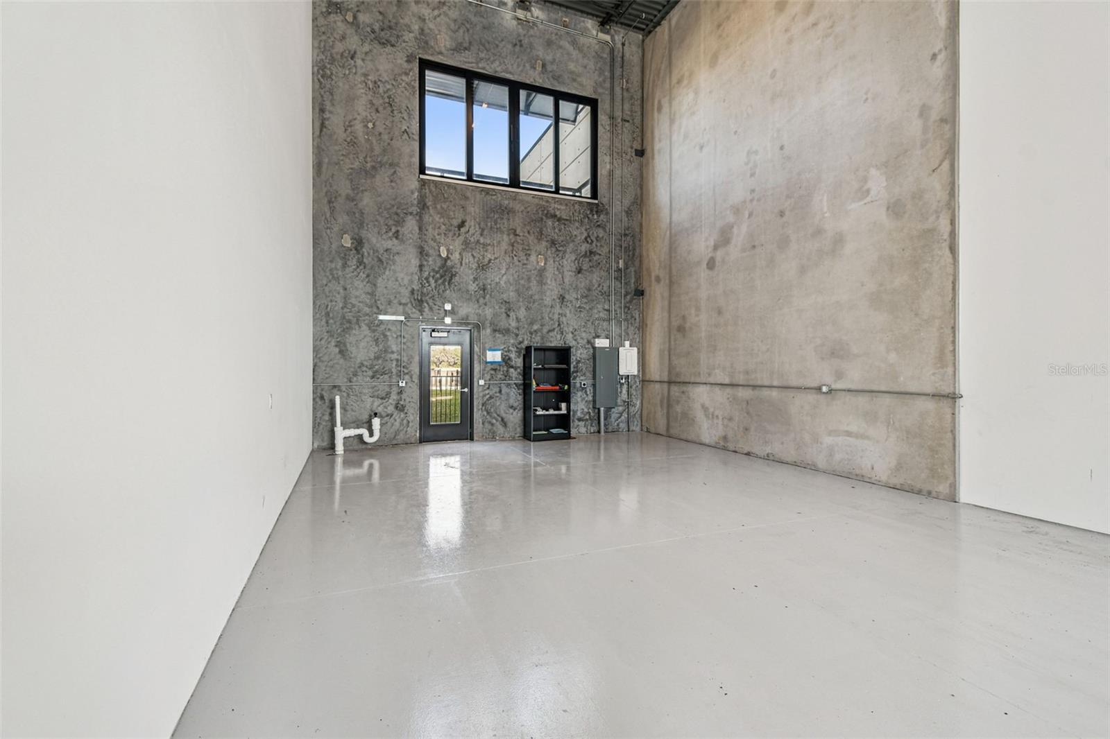 Image 17 of 50 For 6500 Motor Enclave Way 503