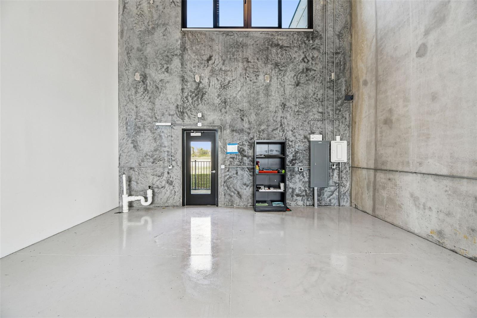 Image 18 of 50 For 6500 Motor Enclave Way 503