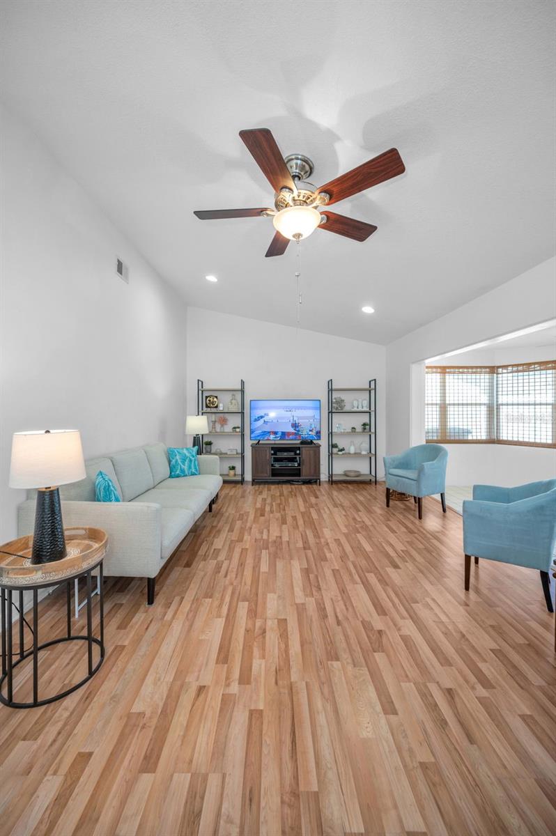 Image 11 of 67 For 2017 Santiago Way S