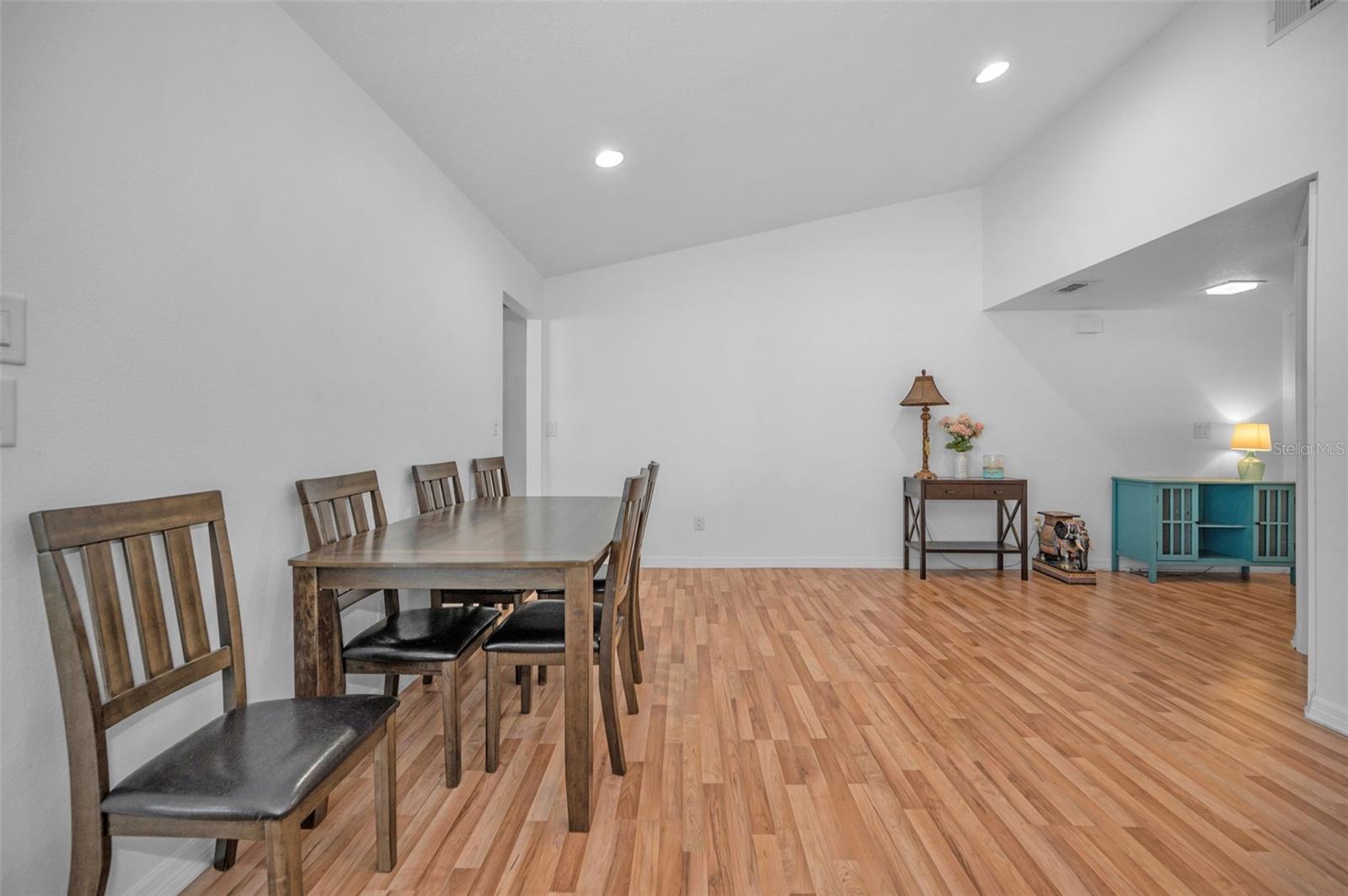 Image 15 of 67 For 2017 Santiago Way S