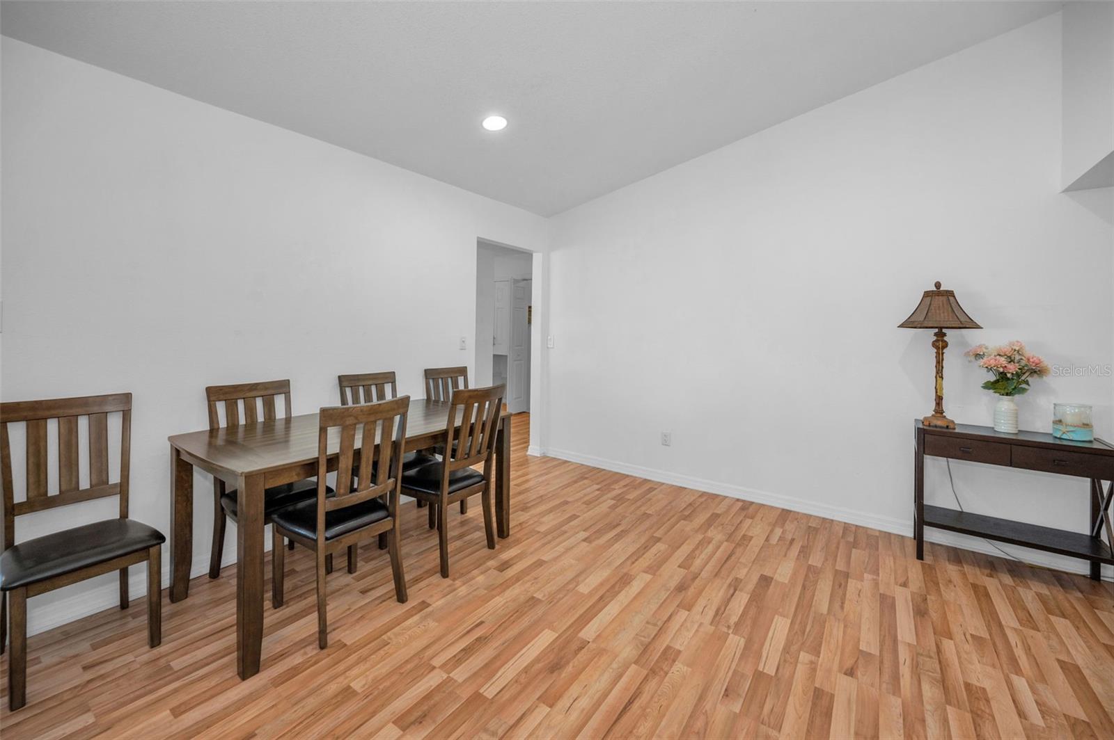 Image 16 of 67 For 2017 Santiago Way S