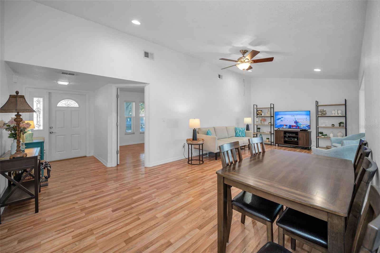 Image 18 of 67 For 2017 Santiago Way S