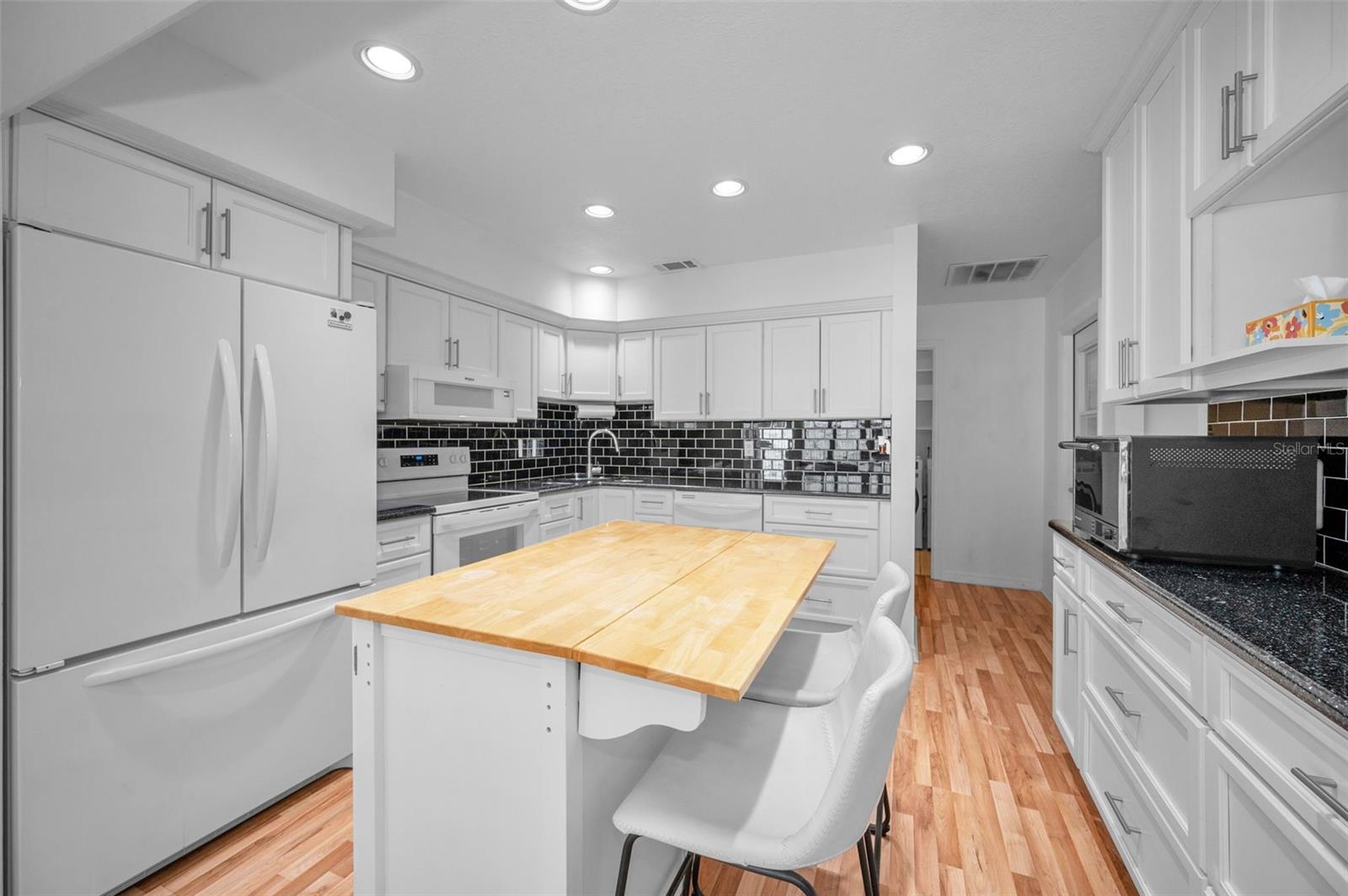 Image 20 of 67 For 2017 Santiago Way S