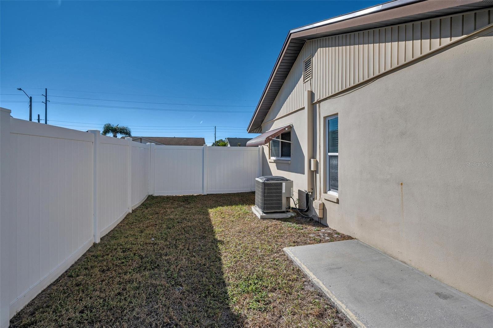 Image 46 of 67 For 2017 Santiago Way S