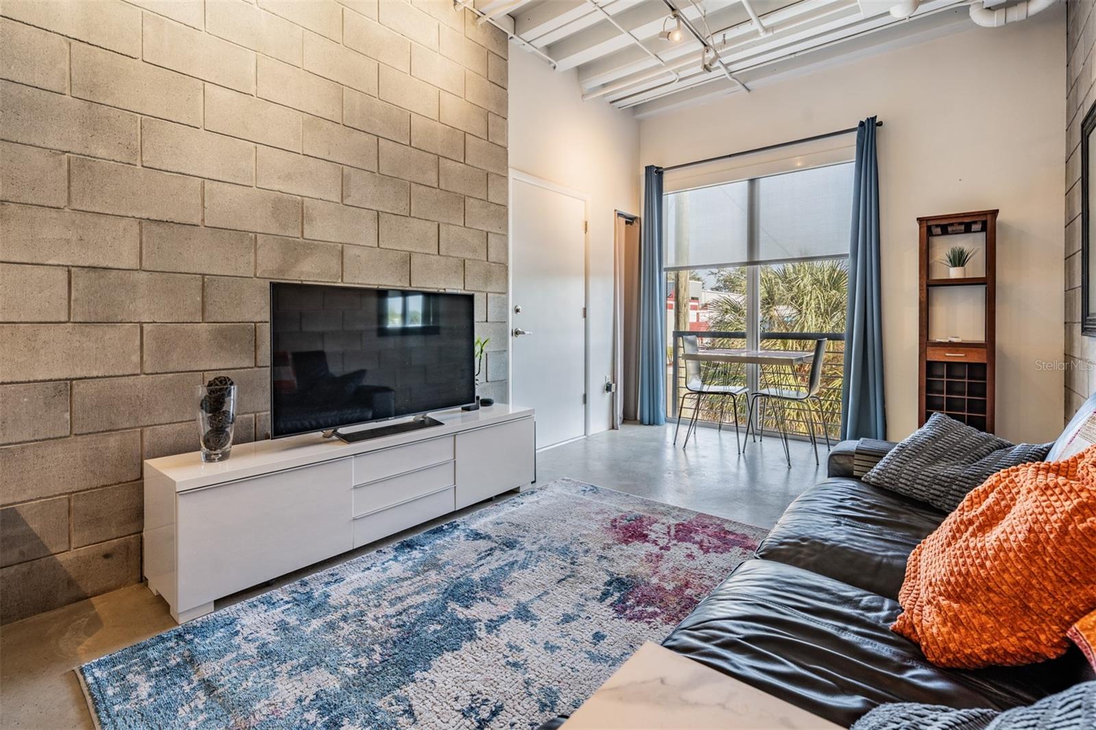 Image 4 of 24 For 3107 De Leon Street 4