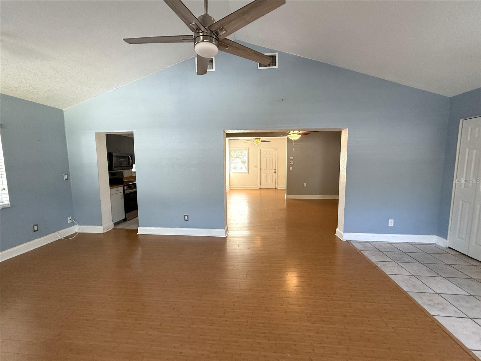 Image 3 of 25 For 421 5th Avenue Ne