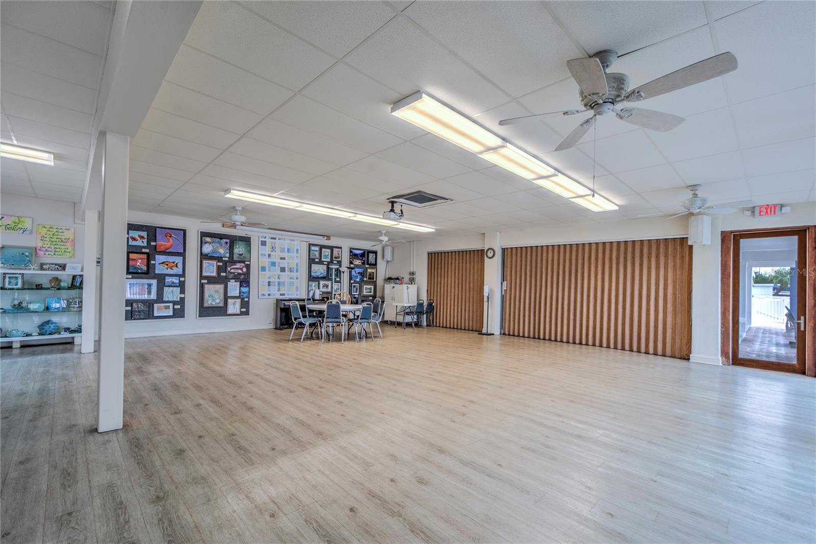 Image 29 of 36 For 18675 Us Highway 19 N 138