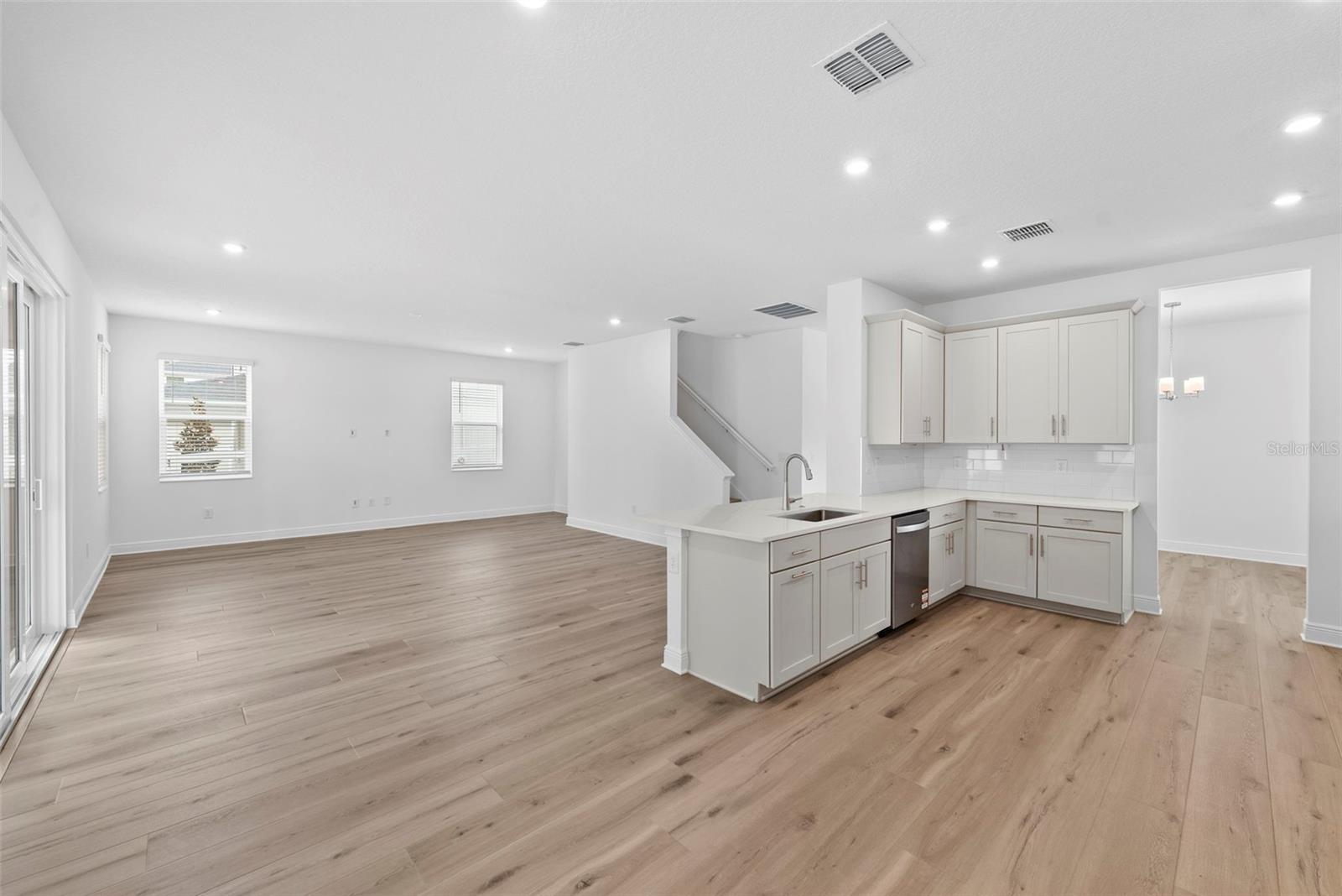 Image 11 of 41 For 6216 29th Street N