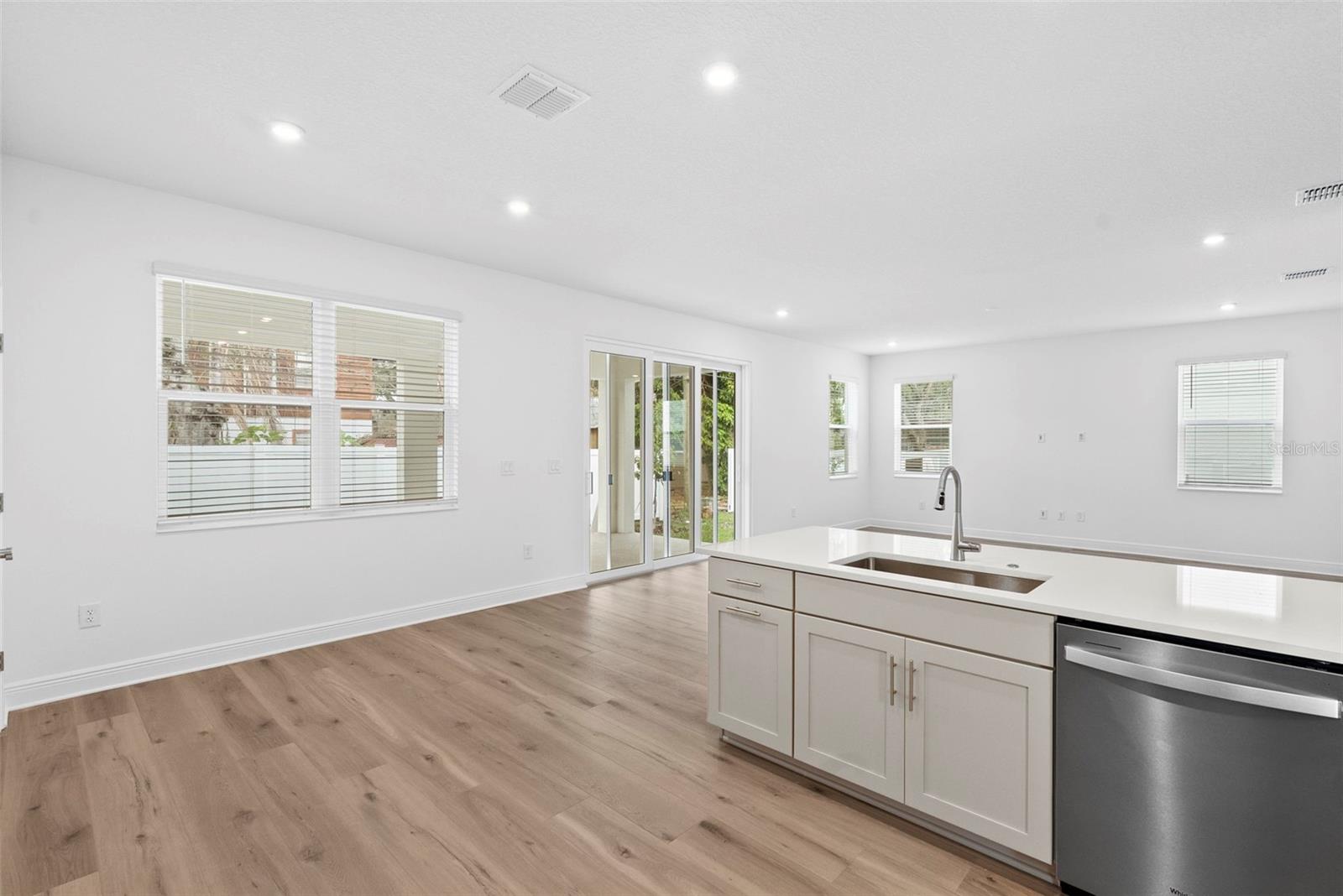 Image 12 of 41 For 6216 29th Street N