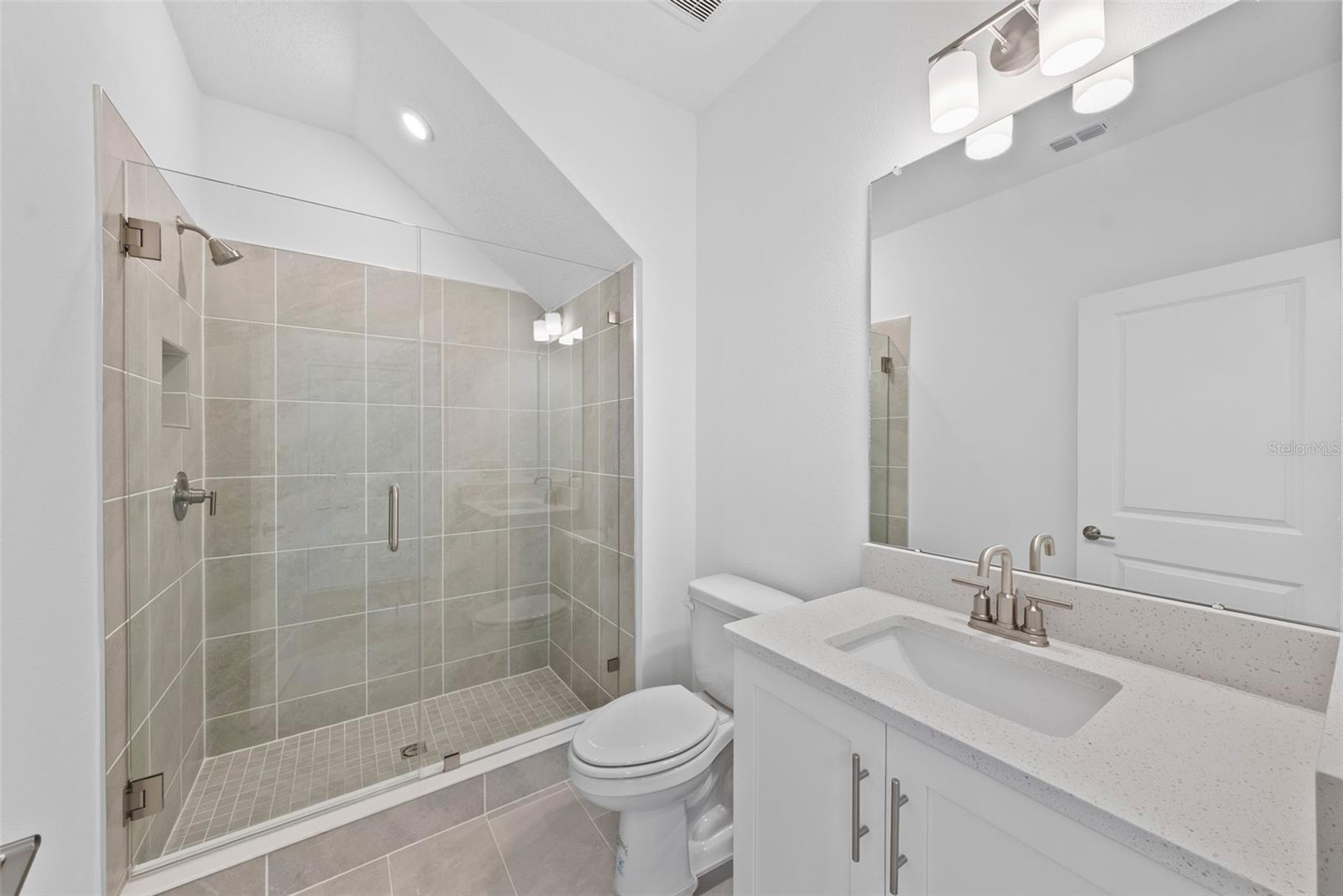 Image 20 of 41 For 6216 29th Street N